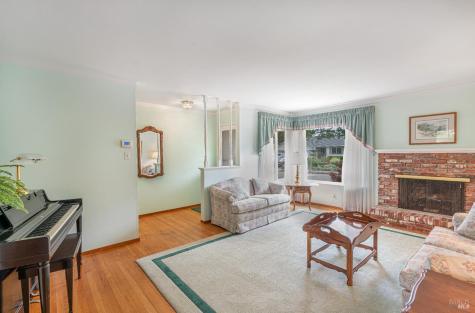 1819 Woodward Drive Santa Rosa CA 95405