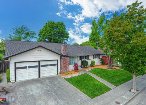 1819 Woodward Drive Santa Rosa CA 95405