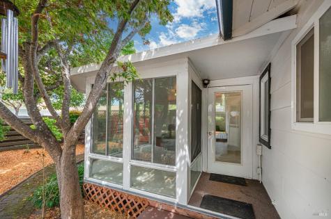 1819 Woodward Drive Santa Rosa CA 95405