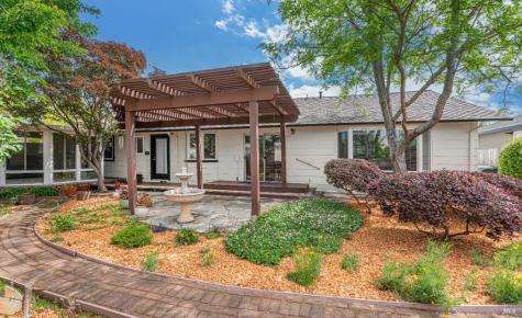 1819 Woodward Drive Santa Rosa CA 95405