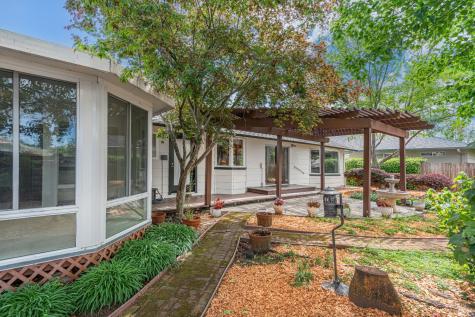 1819 Woodward Drive Santa Rosa CA 95405