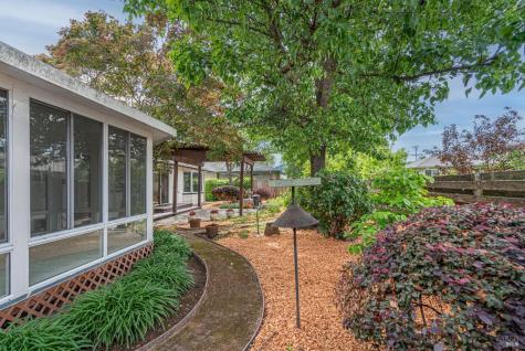 1819 Woodward Drive Santa Rosa CA 95405