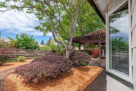 1819 Woodward Drive Santa Rosa CA 95405