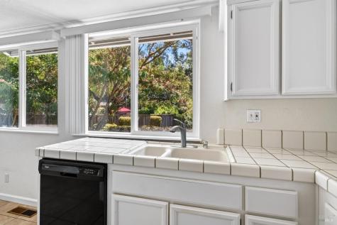 306 Whitethorn Court Windsor CA 95492
