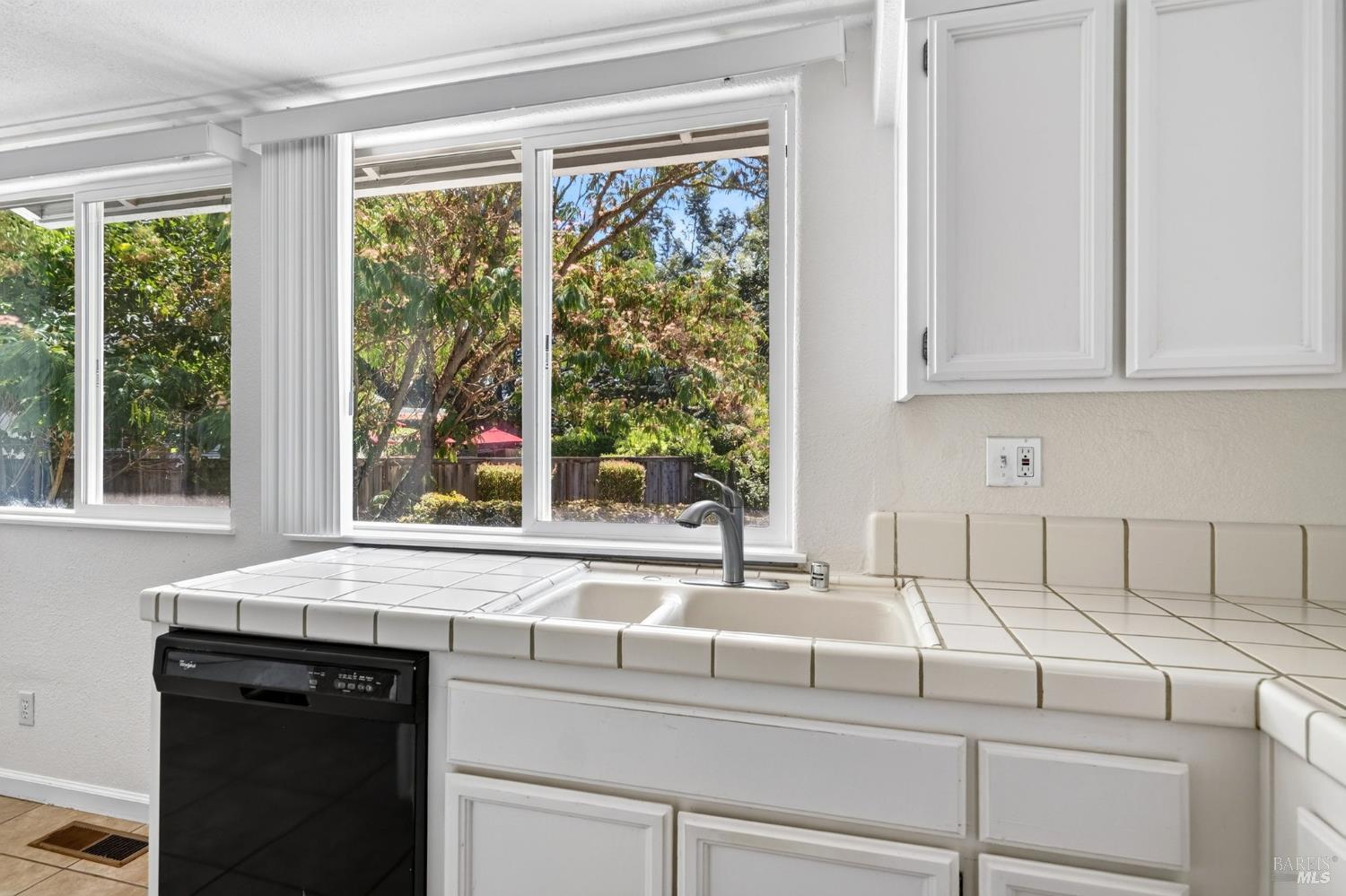 306 Whitethorn Court Windsor CA 95492