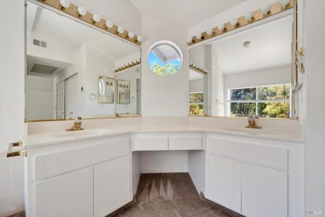 306 Whitethorn Court Windsor CA 95492