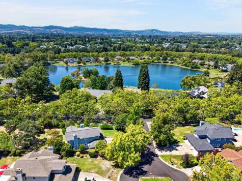 306 Whitethorn Court Windsor CA 95492