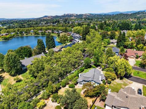 306 Whitethorn Court Windsor CA 95492