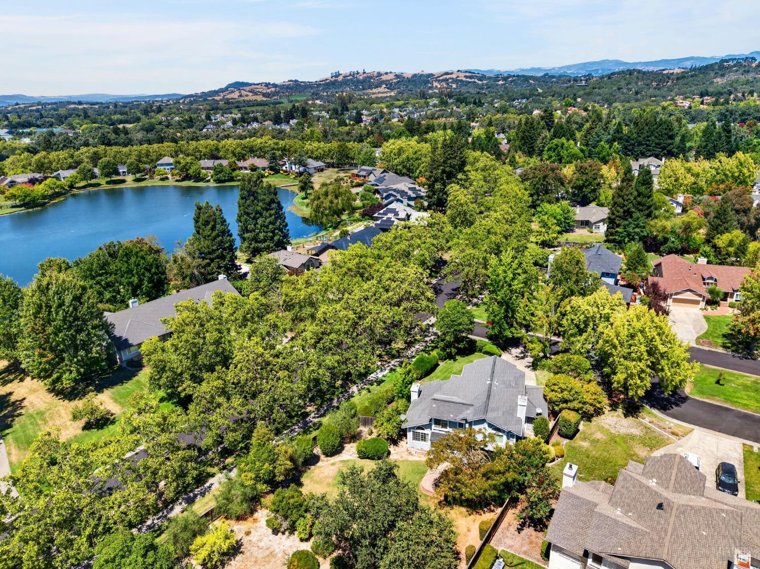 306 Whitethorn Court Windsor CA 95492