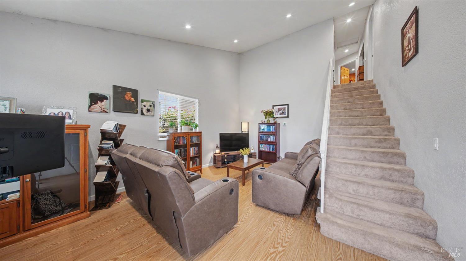 156 Peach Street Vallejo CA 94589