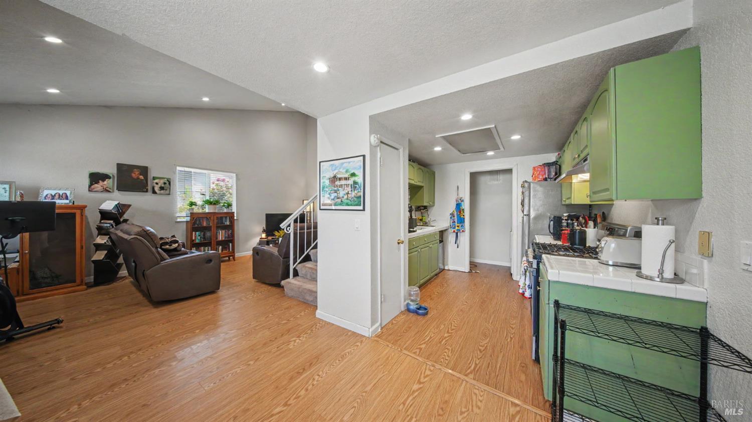 156 Peach Street Vallejo CA 94589