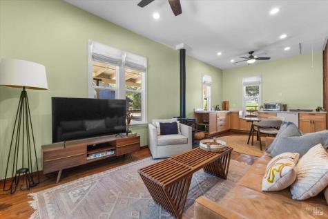 5647 Highway 128 Highway Geyserville CA 95441