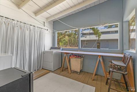 5647 Highway 128 Highway Geyserville CA 95441