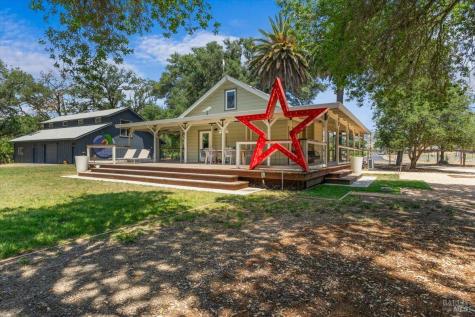 5647 Highway 128 Highway Geyserville CA 95441