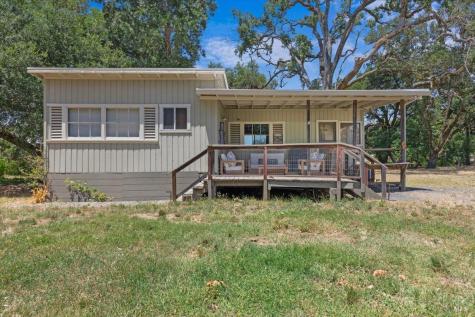 5647 Highway 128 Highway Geyserville CA 95441