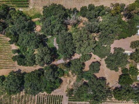 5647 Highway 128 Highway Geyserville CA 95441