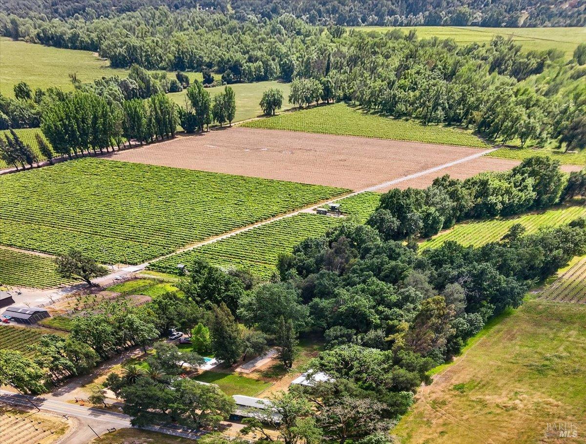 5647 Highway 128 Highway Geyserville CA 95441