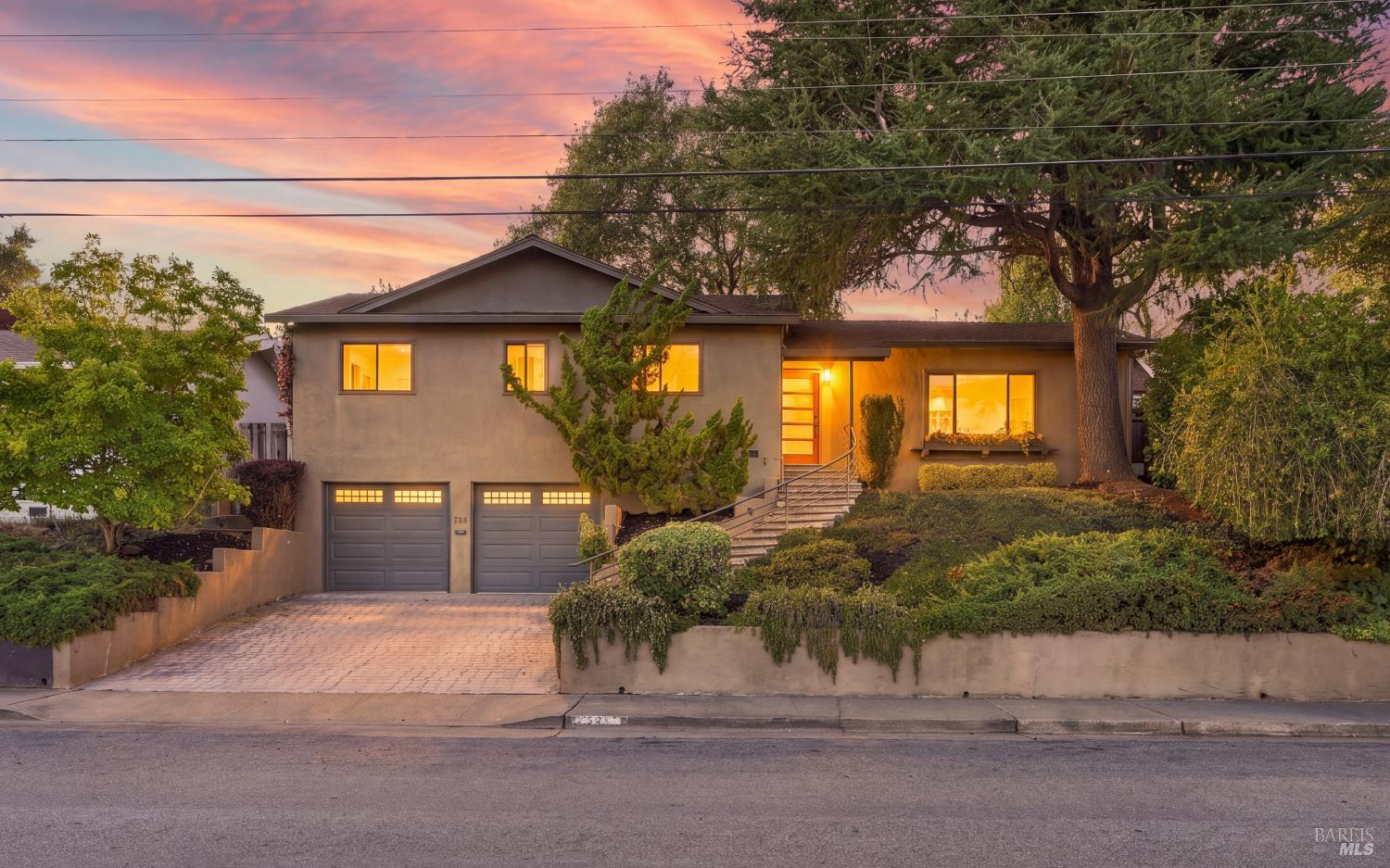 729 Elm Drive Petaluma CA 94952