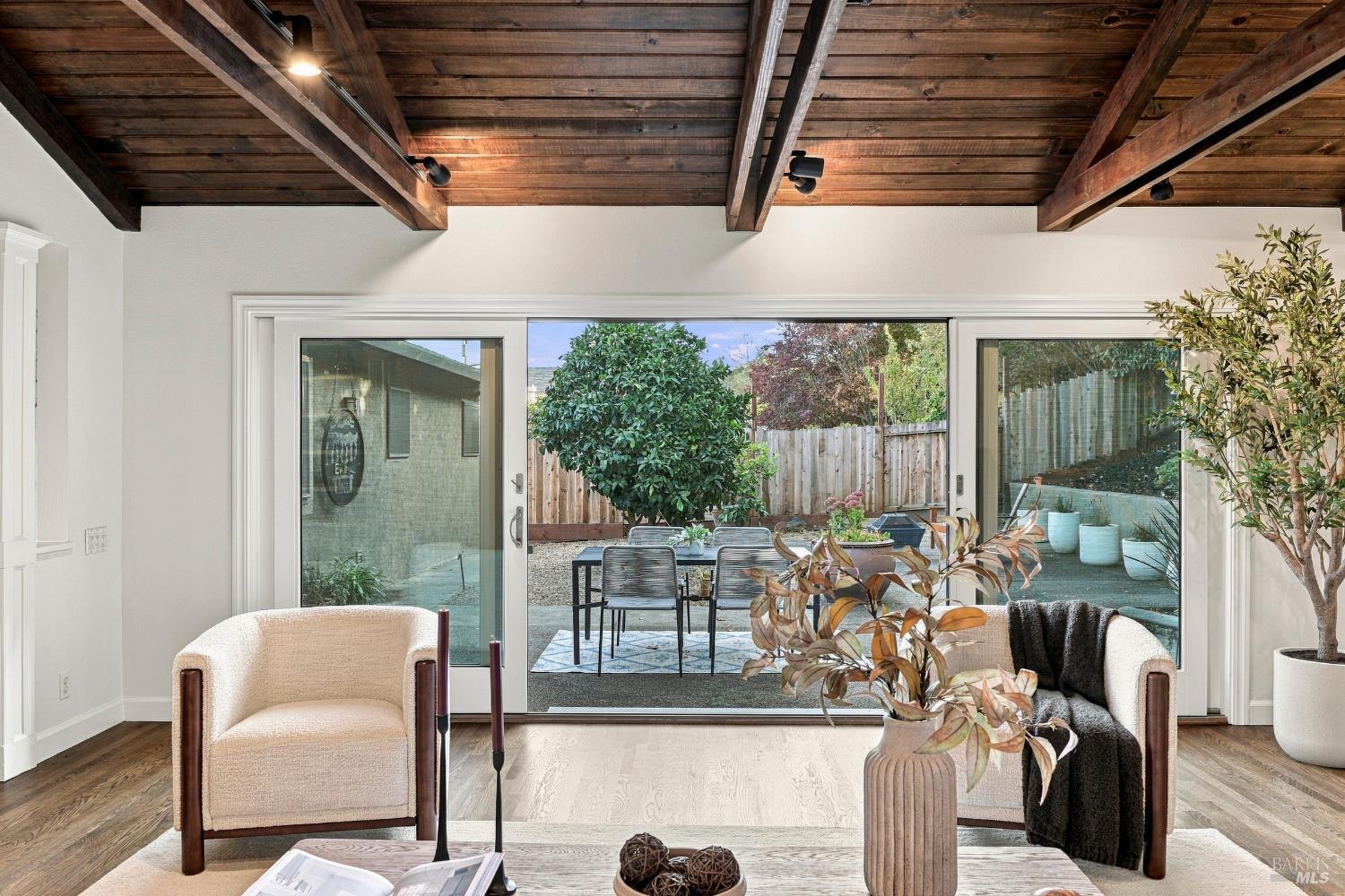 729 Elm Drive Petaluma CA 94952