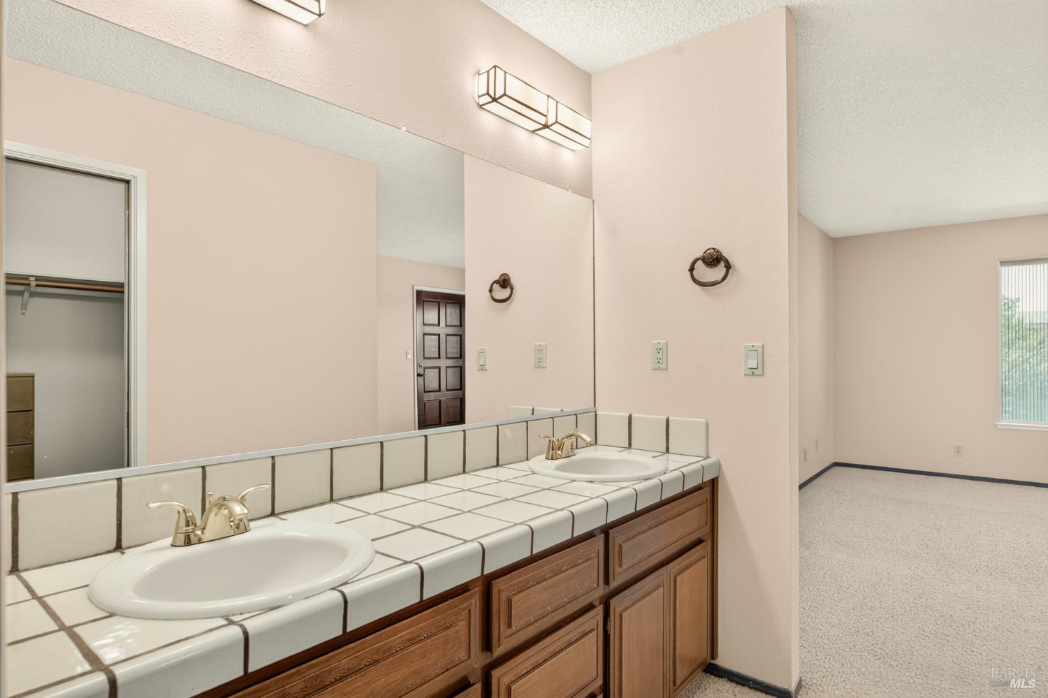 843 Coventry Lane Fairfield CA 94533