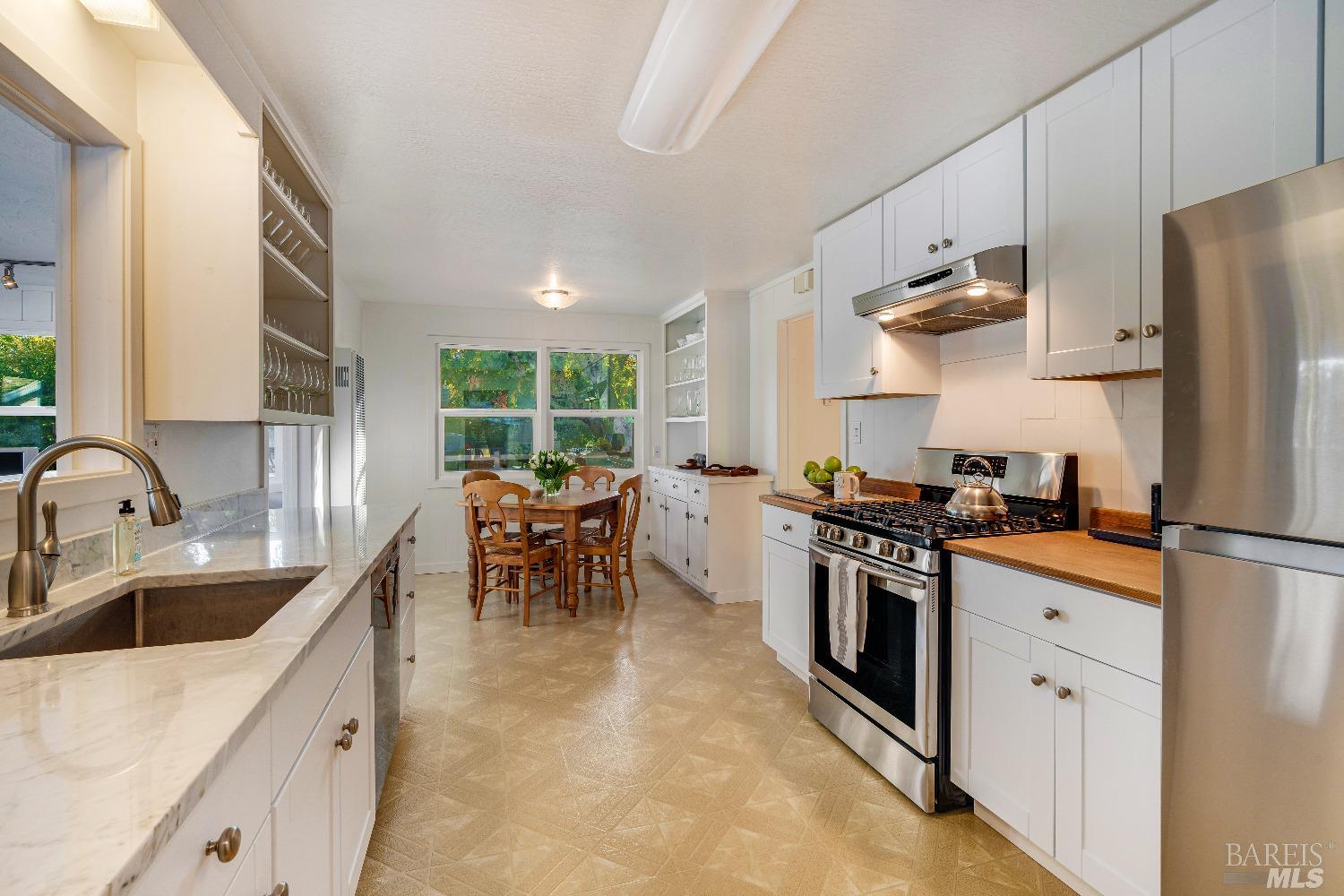 1234 Davis Lane St. Helena CA 94574