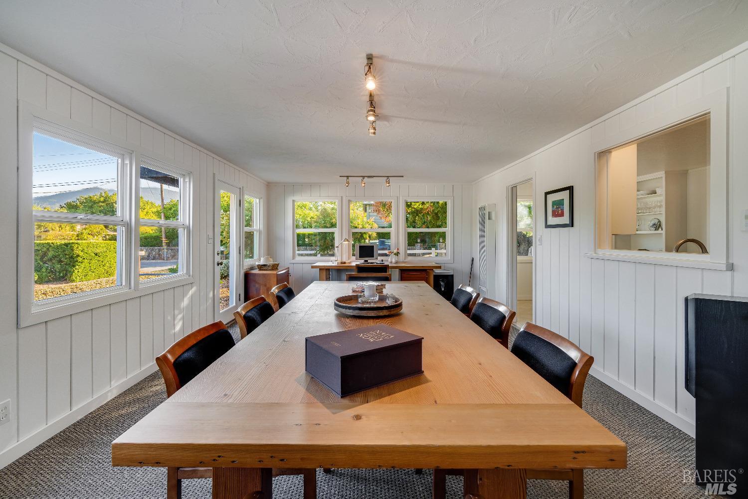 1234 Davis Lane St. Helena CA 94574