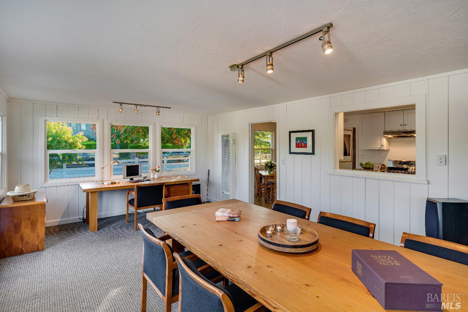 1234 Davis Lane St. Helena CA 94574