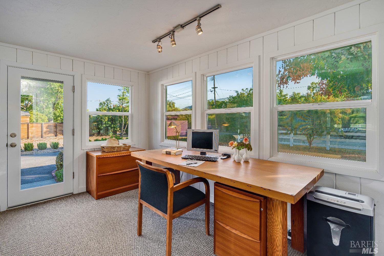 1234 Davis Lane St. Helena CA 94574