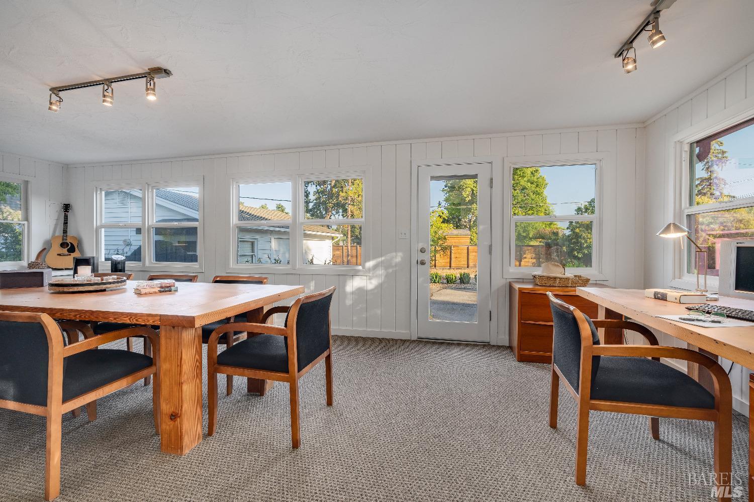 1234 Davis Lane St. Helena CA 94574