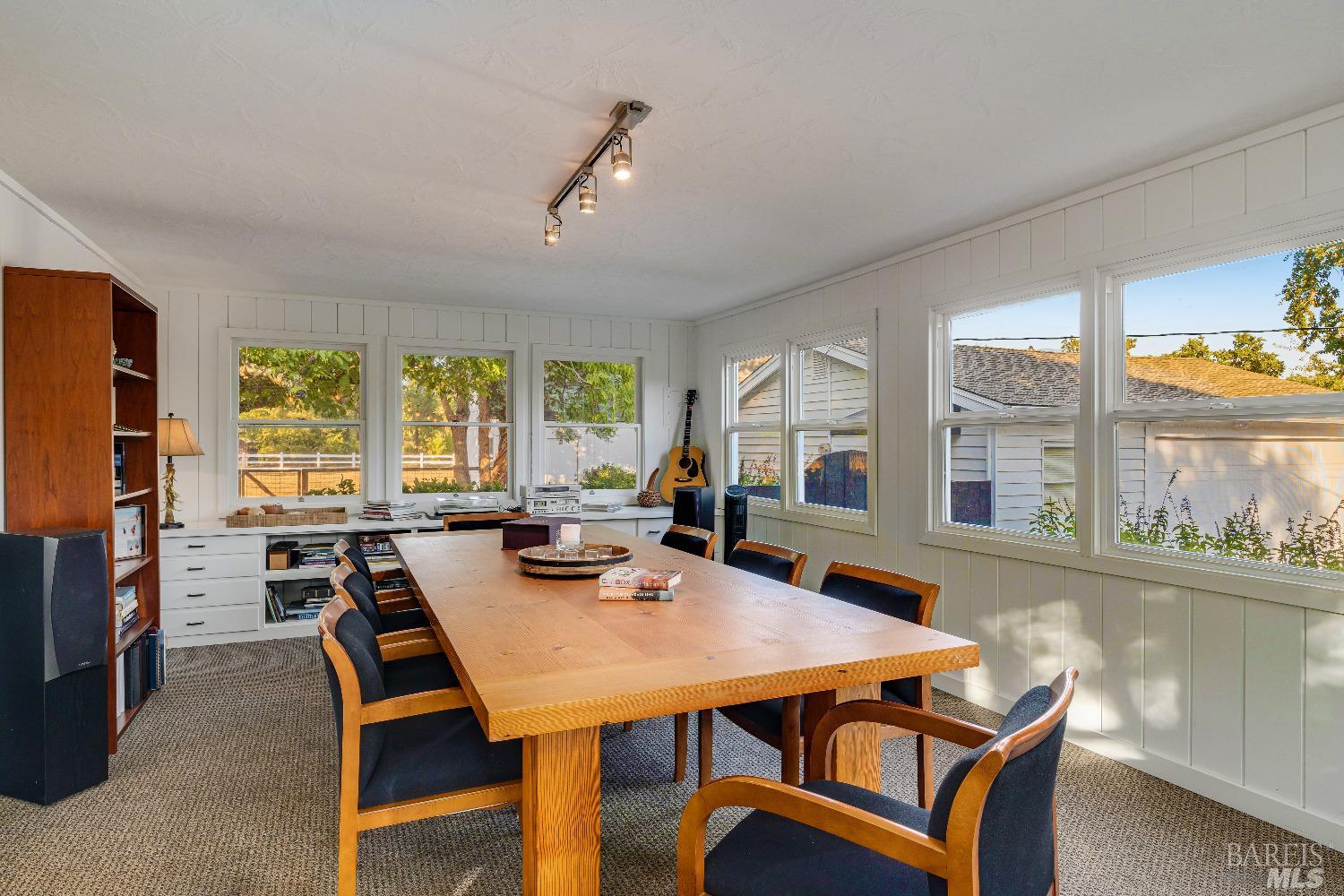 1234 Davis Lane St. Helena CA 94574