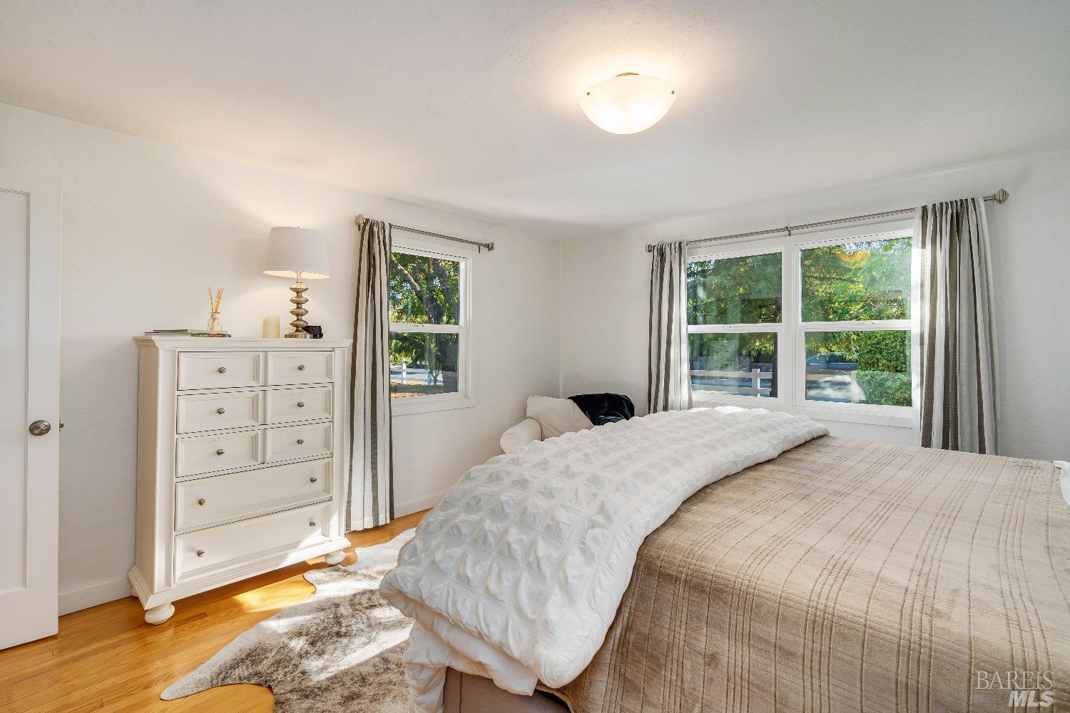 1234 Davis Lane St. Helena CA 94574