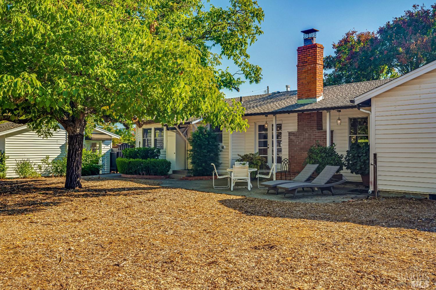1234 Davis Lane St. Helena CA 94574
