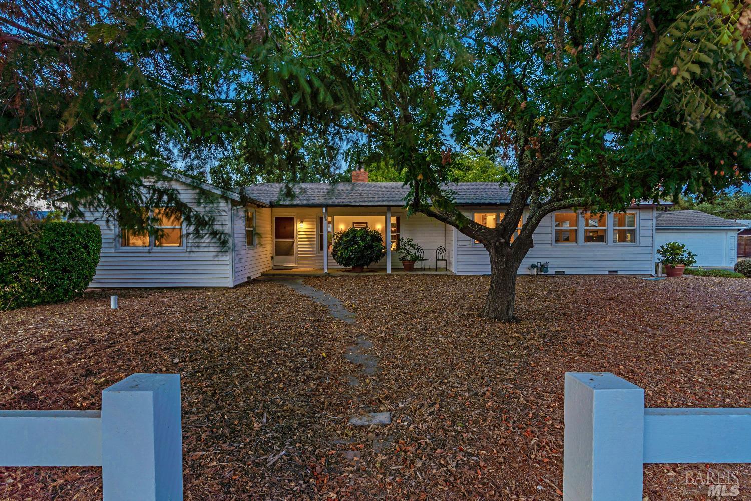1234 Davis Lane St. Helena CA 94574