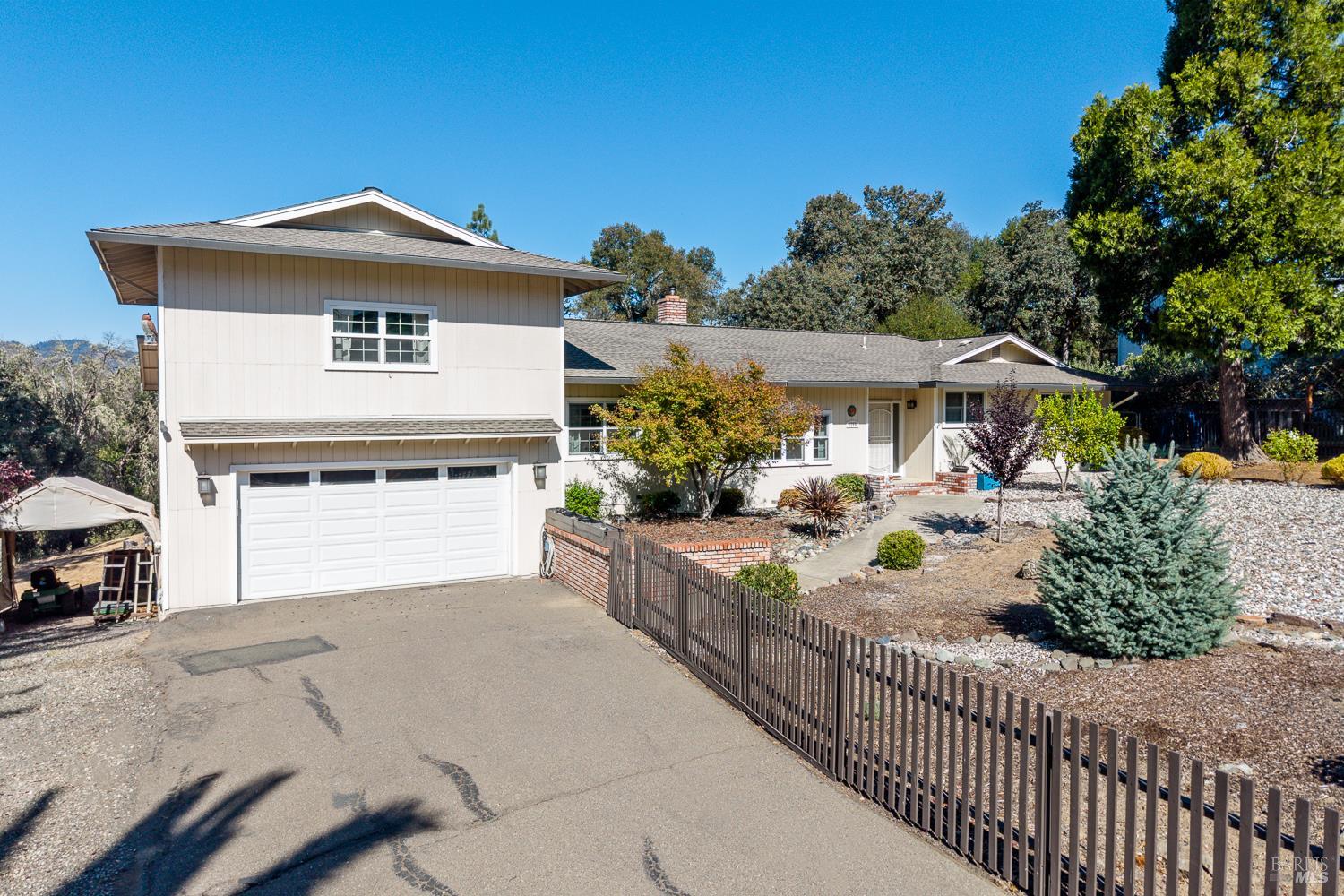 Ukiah CA, 1260 Sequoia Plaza