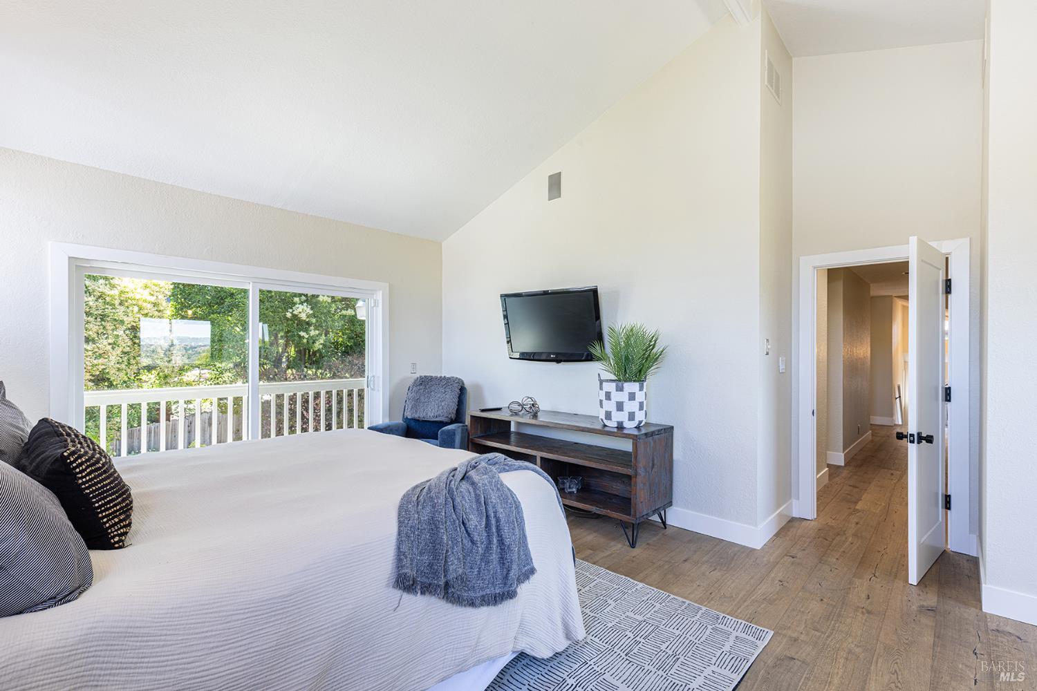 1018 Oakmont Court Napa CA 94559