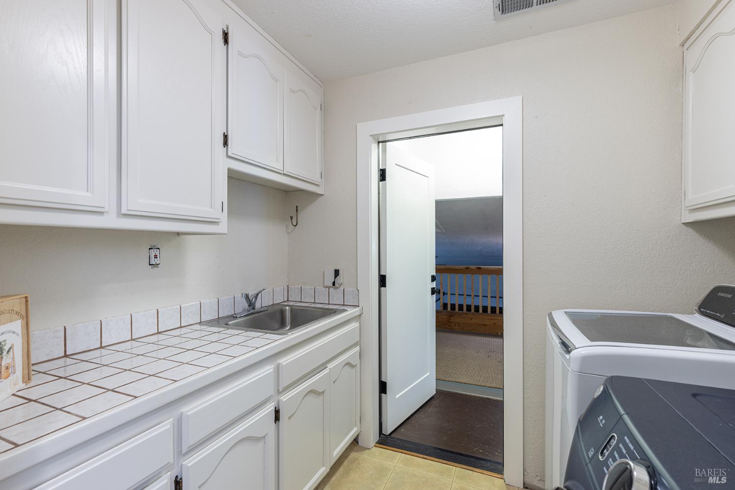 1018 Oakmont Court Napa CA 94559