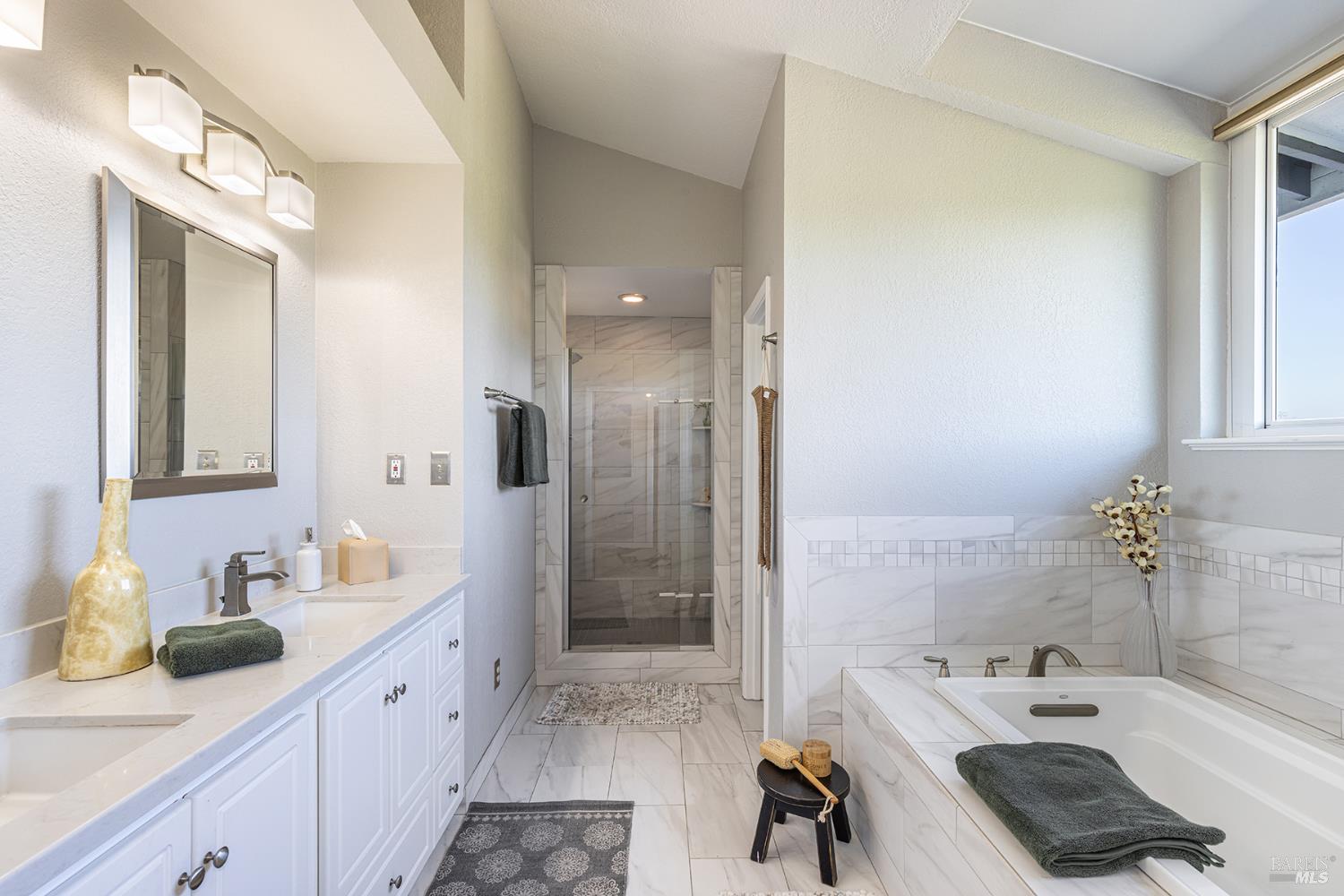 1018 Oakmont Court Napa CA 94559
