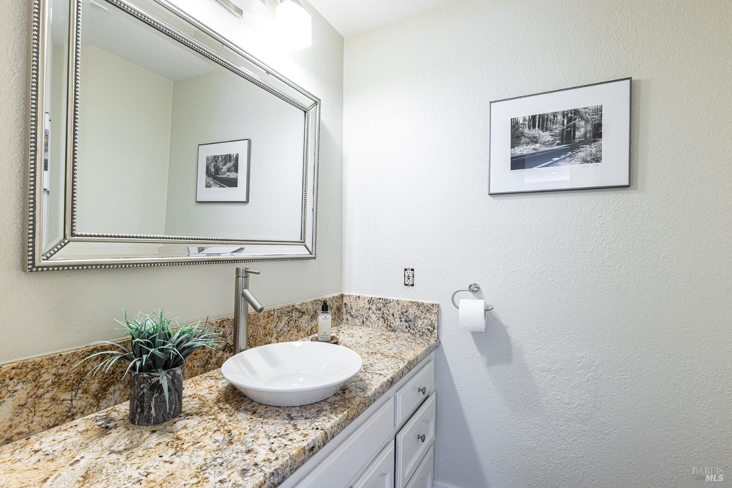 1018 Oakmont Court Napa CA 94559