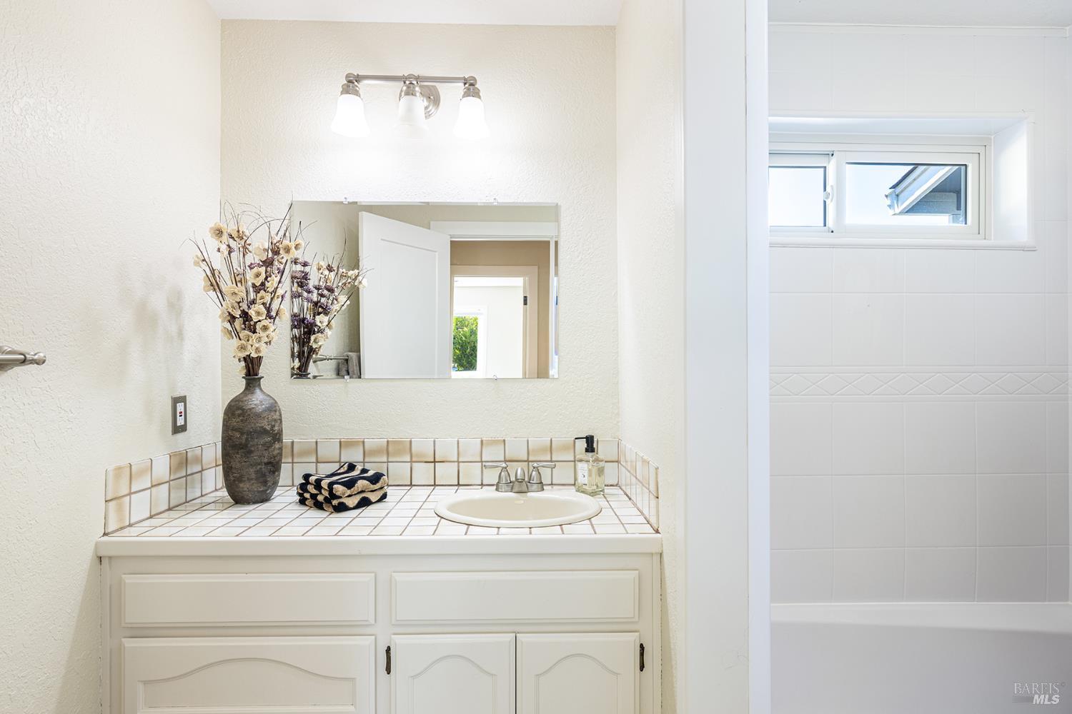 1018 Oakmont Court Napa CA 94559