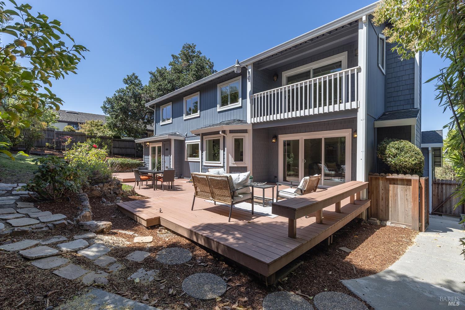 1018 Oakmont Court Napa CA 94559