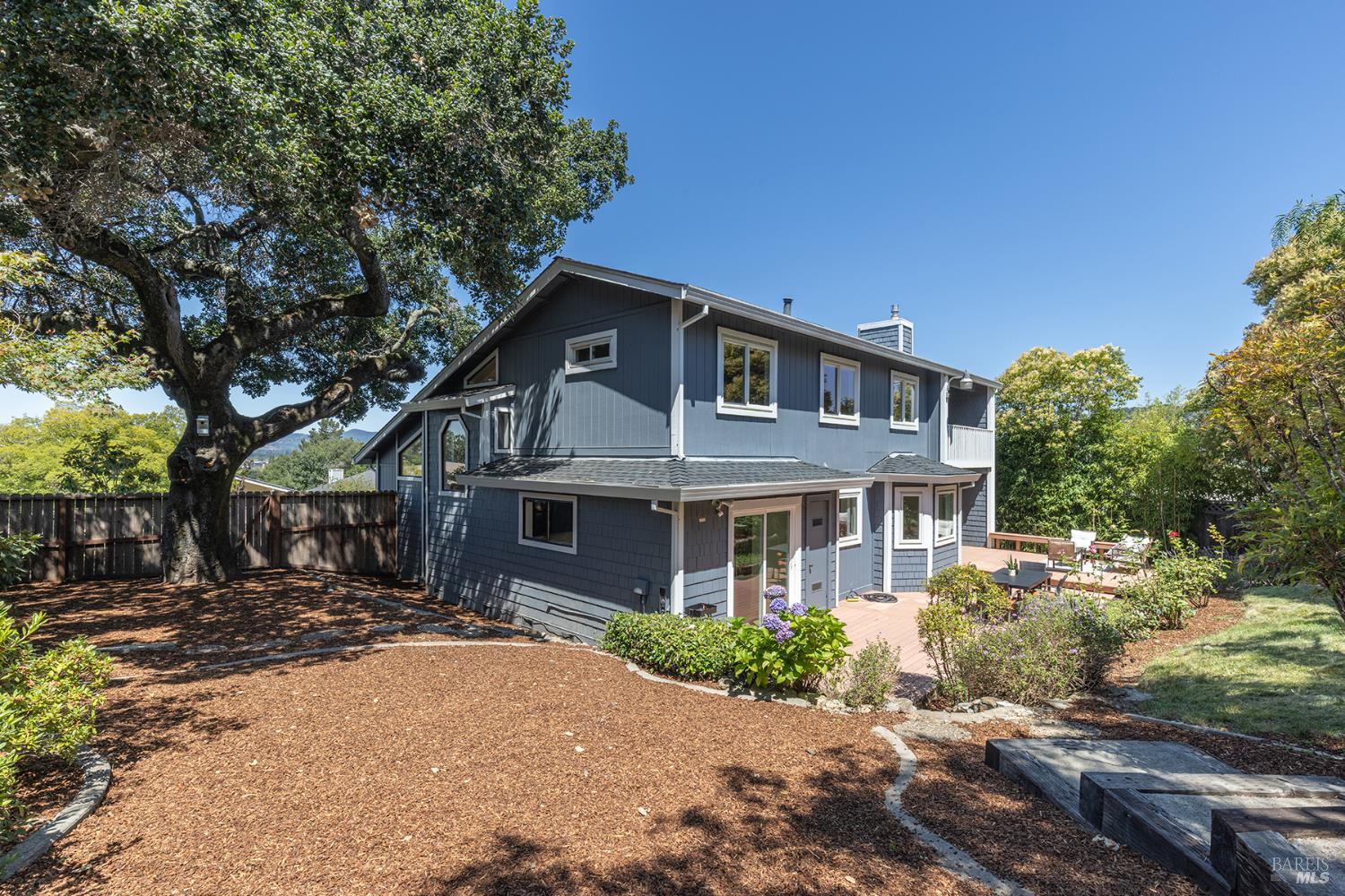 1018 Oakmont Court Napa CA 94559