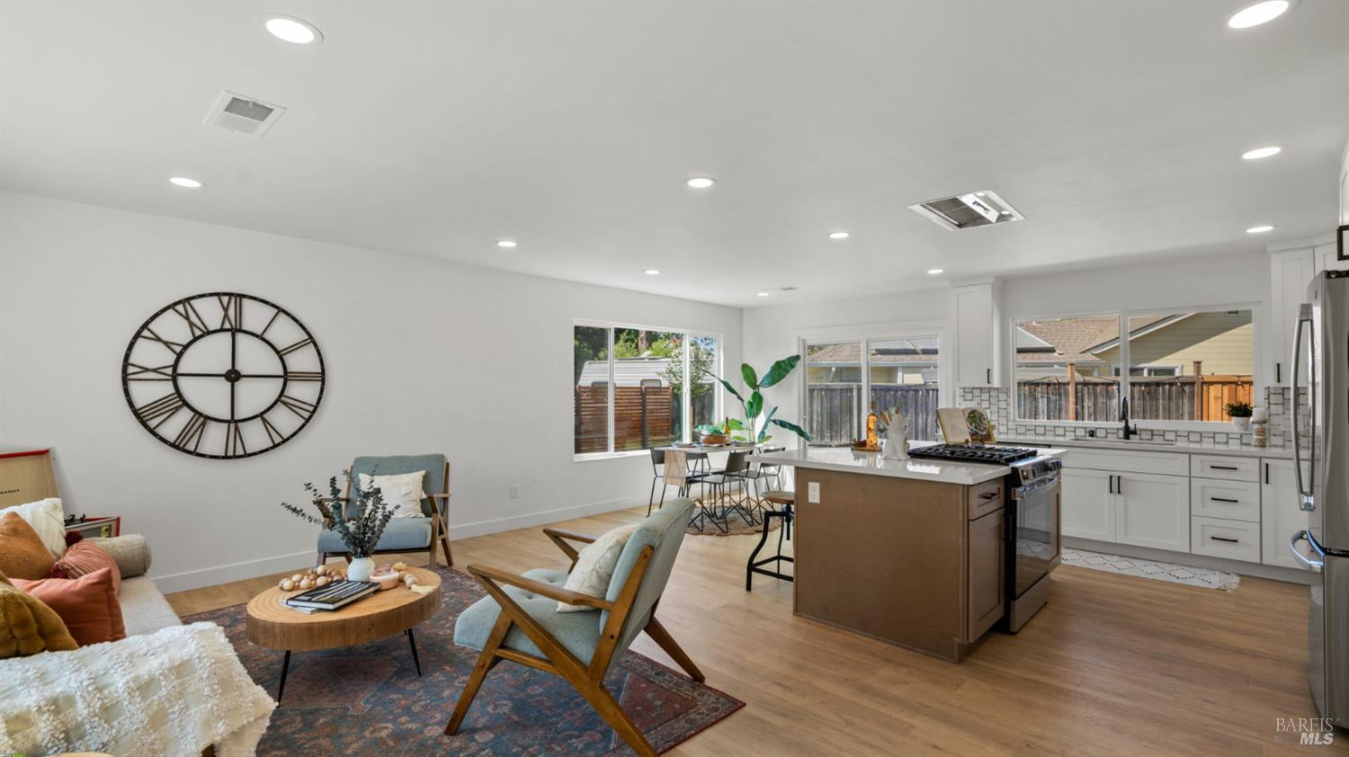 8432 SW Lasalle Avenue SW Cotati CA 94931