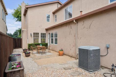 2272 Wolfberry Way Santa Rosa CA 95404