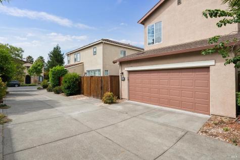 2272 Wolfberry Way Santa Rosa CA 95404