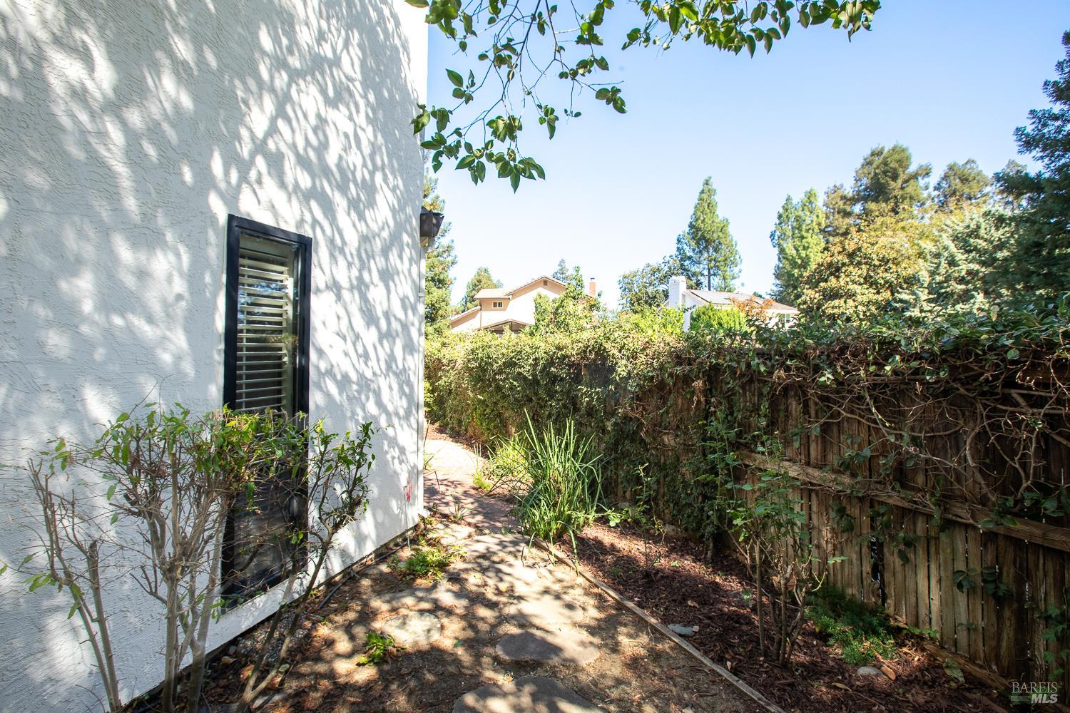 1250 Redwood Court Dixon CA 95620