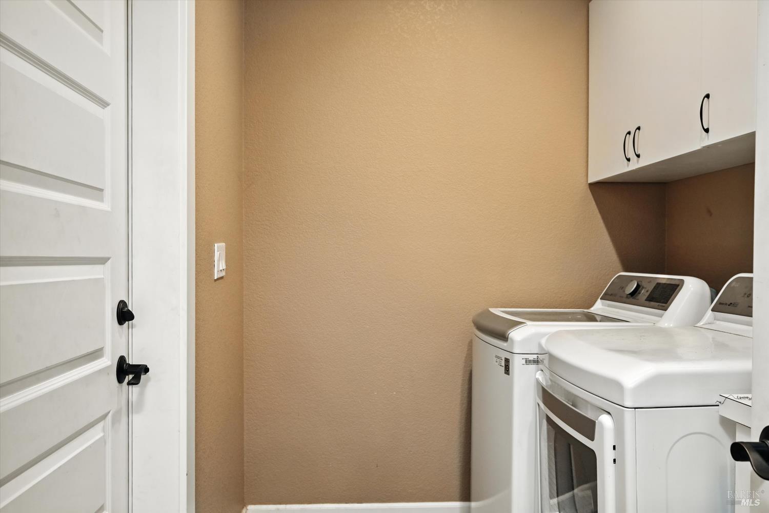 9482 Hoberg Drive S Cobb CA 95426