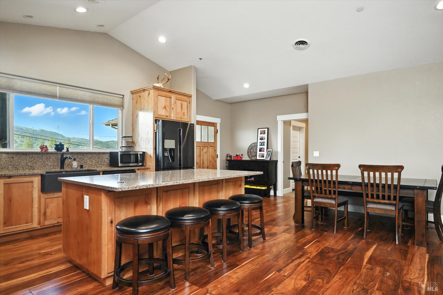 9482 Hoberg Drive S Cobb CA 95426