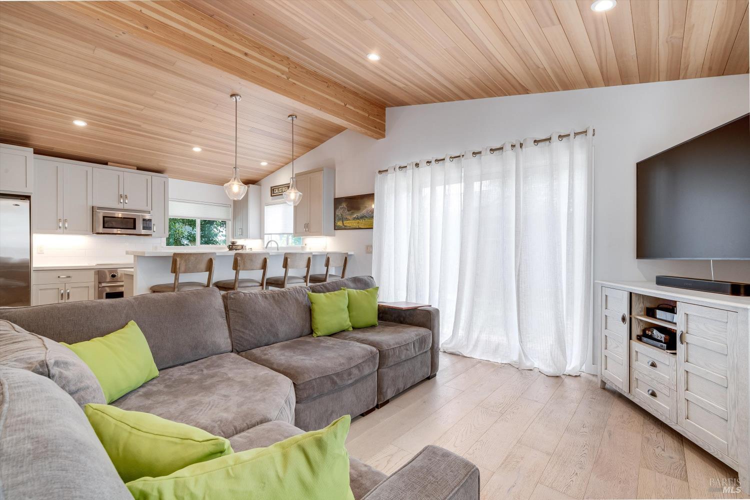 1701 N Oak Street Calistoga CA 94515