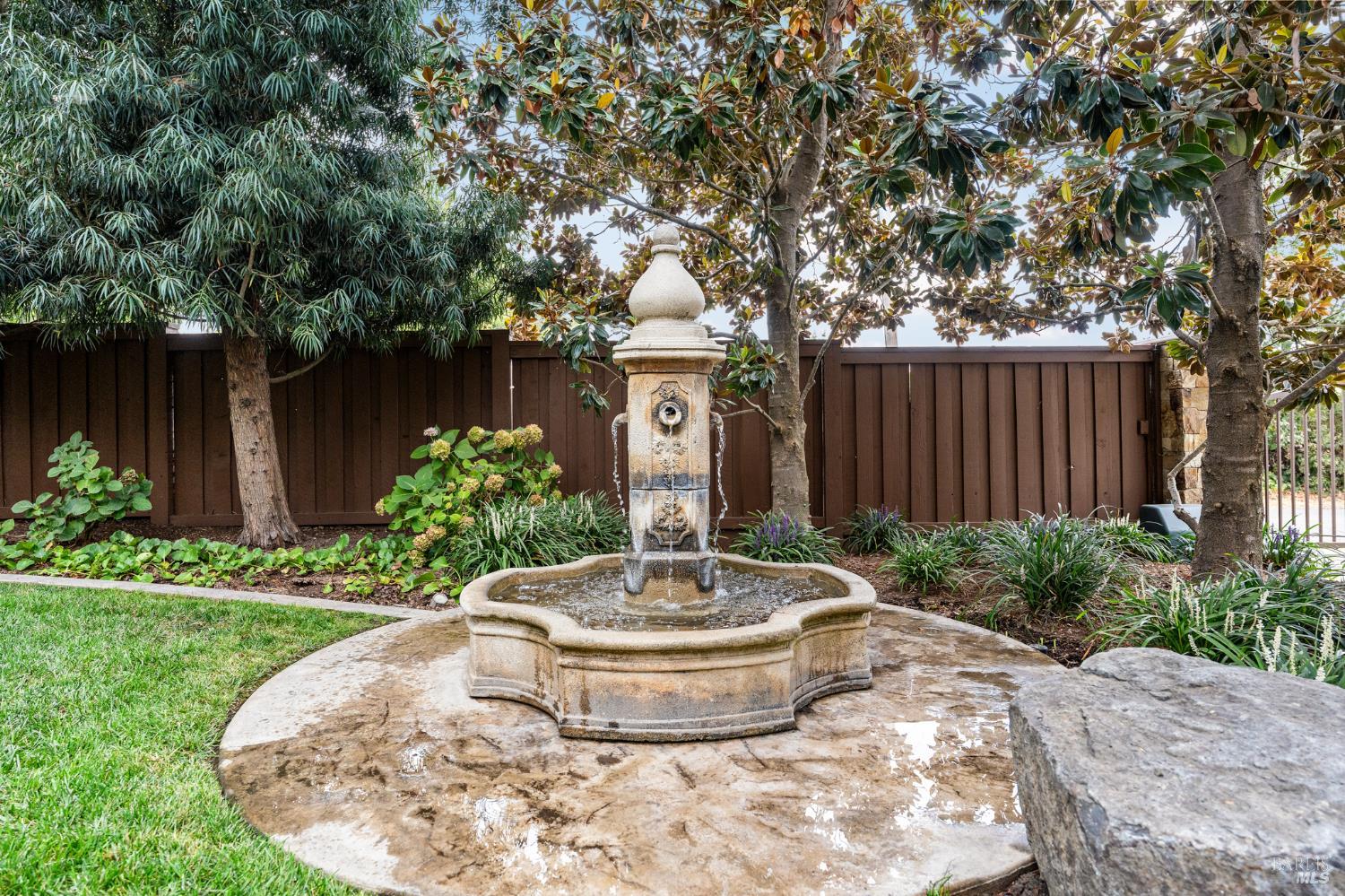 1636 Abramson Road Santa Rosa CA 95401