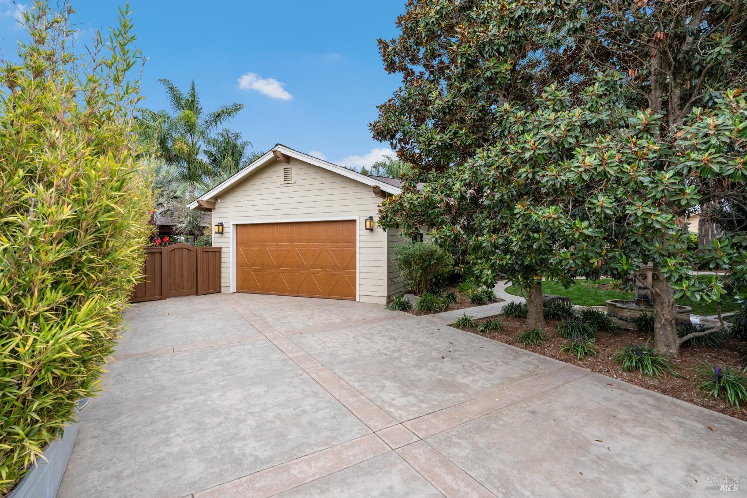 1636 Abramson Road Santa Rosa CA 95401